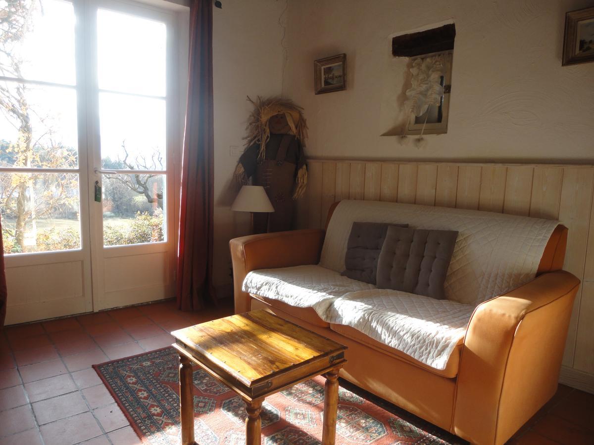 Вилла Un Gite De Charme En Haute Provence Сигуайе Экстерьер фото
